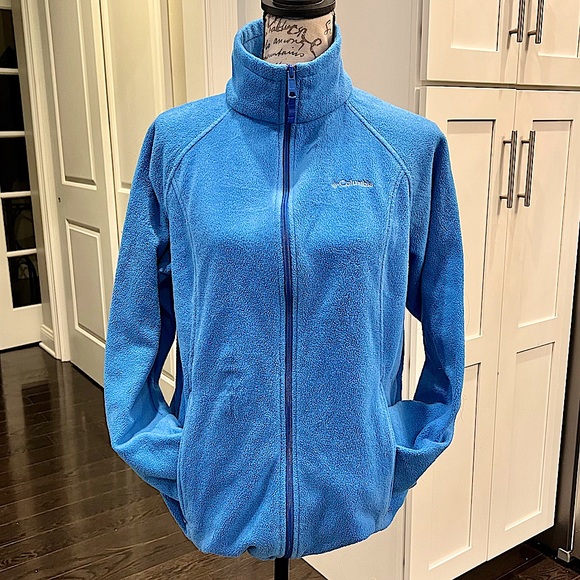 Columbia Jackets & Blazers - Columbia Full Zipper Fleece Jacket in Blue